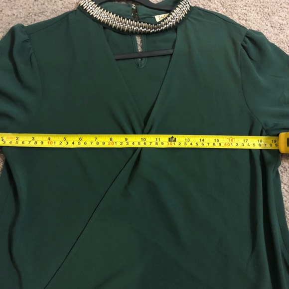 Beautiful Green Blouse - Picture 6 of 6